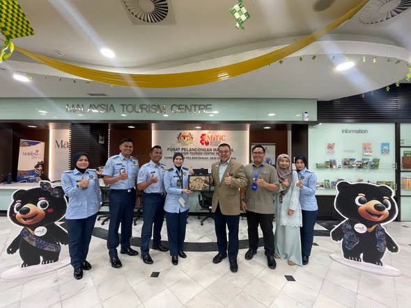 Visit by the RMAF Music & Arts Branch to MaTiC