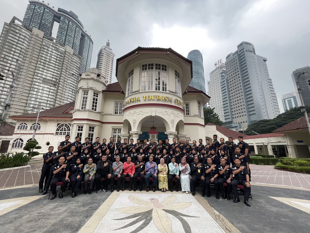 Mesra Malaysia Polis Pelancong